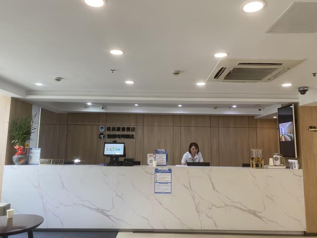 鹿马自助机功能、款式多样，助力酒店提升品质和服务